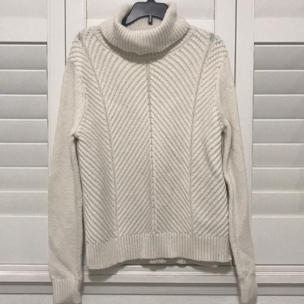 Chunky Knit Turtleneck Sweater